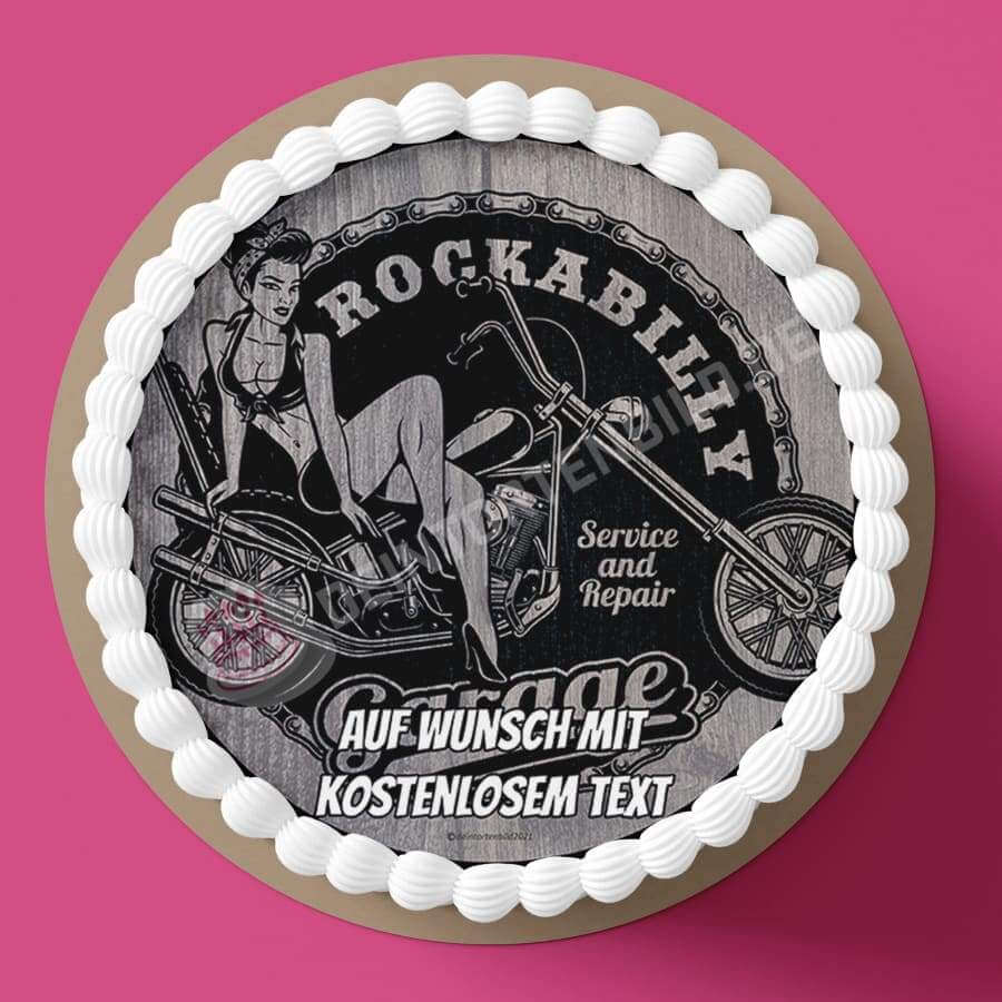 Motiv: Rockabilly Aufdruck - Hochwertige und individuelle Tortenaufleger für jeden Anlass
Tortenaufleger Rockabilly Aufdruck 20cm Kreis
Unsere Tortenaufleger sind ein ideales Geschenk für beson - Tortenbild - DeintortenbildRockabilly Aufdruck