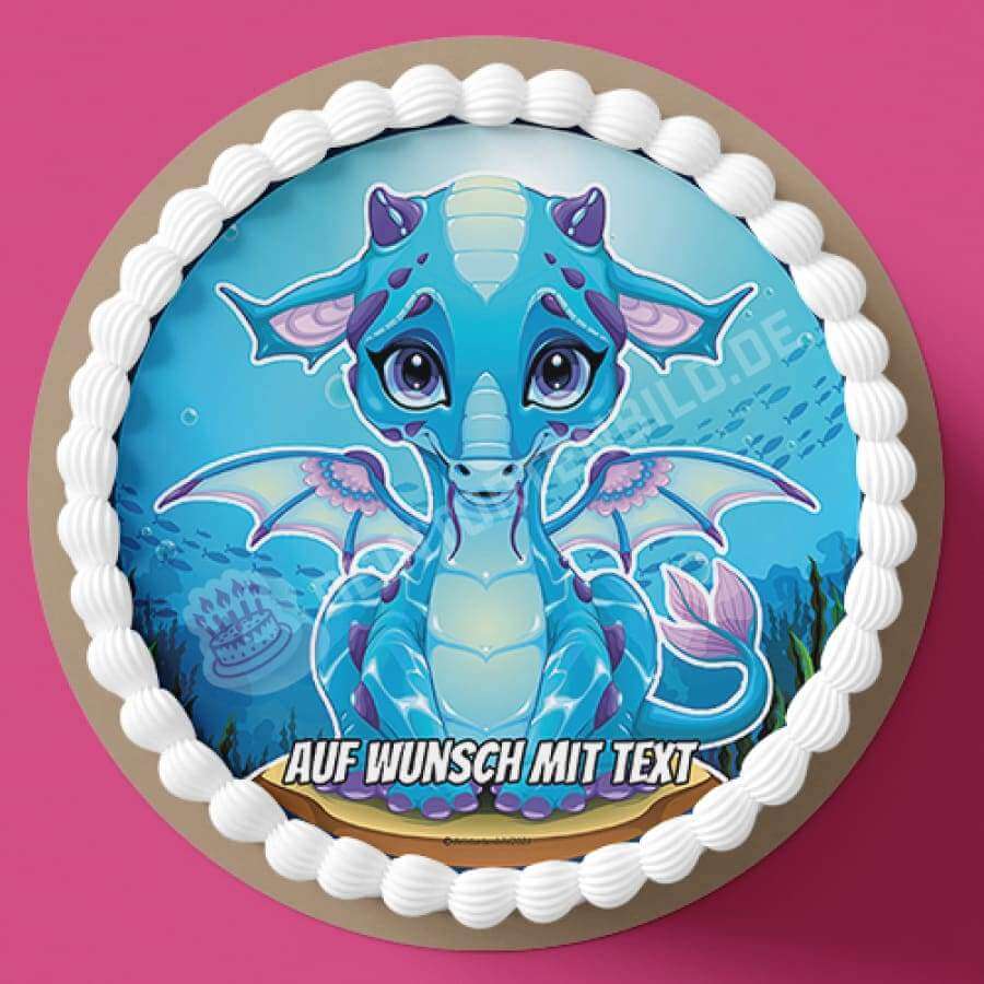 Motiv: Baby Wasserdrache - Hochwertige und individuelle Tortenaufleger für jeden Anlass
Tortenaufleger Baby Wasserdrache in 20cm Kreis
Dieser Tortenaufleger mit einem Baby Wasserdrache in bla - Tortenbild - DeintortenbildBaby Wasserdrache