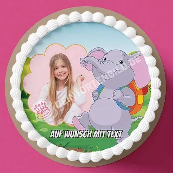 Fotomotiv: Einschulung - Elefant - Hochwertige und individuelle Tortenaufleger für jeden Anlass
Tortenaufleger Fotomotiv Einschulung - Elefant 20cm Kreis
Unser Tortenaufleger mit dem Motiv "Einschulu - Tortenbild - DeintortenbildEinschulung - Elefant