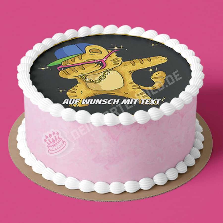 Motiv: Coole Katze Dab - Hochwertige und individuelle Tortenaufleger für jeden Anlass
Tortenaufleger Coole Katze Dab in 20cm Kreis
Unsere Tortenaufleger sind ein ideales Geschenk für besond - Tortenbild - DeintortenbildCoole Katze Dab