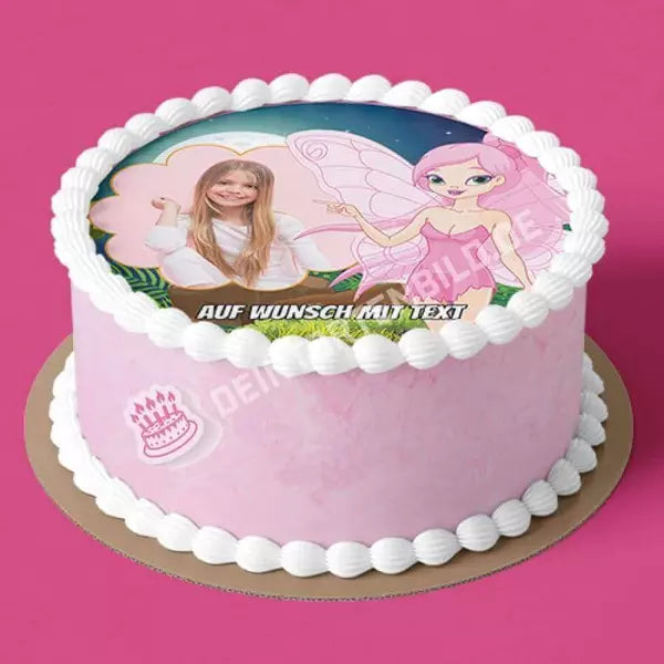 Fotomotiv: Pinke Fee - Hochwertige und individuelle Tortenaufleger für jeden Anlass
Tortenaufleger Fotomotiv Pinke Fee 20cm Kreis
Unser Tortenaufleger mit dem Motiv einer pinken Fee ist e - Tortenbild - DeintortenbildPinke Fee
